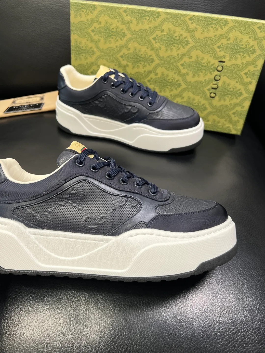 Men's shoes 💰840 Gucci high quality top crafts Gucci counter new original factory configuration, imported cowhide fabric from Italy, imported cowhide lining, breathable and comfortable, sole: original factory special supply original sole super comfortable, original factory and single goods, welcome to compare, code number 38-44 (customized 45 46)